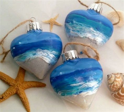 37 Relaxed Beach Themed Christmas Decoration Ideas 09 - HomeDecorish ...