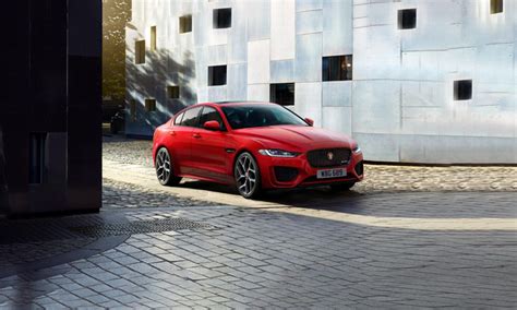 Jaguar XE Price in India 2022 - Images, Mileage & Reviews - carandbike