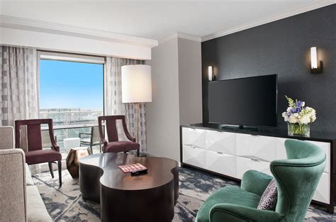 Hilton Baltimore Inner Harbor Rooms: Pictures & Reviews - Tripadvisor