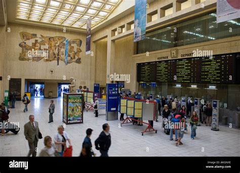 Brussels central station concourse hi-res stock photography and images ...