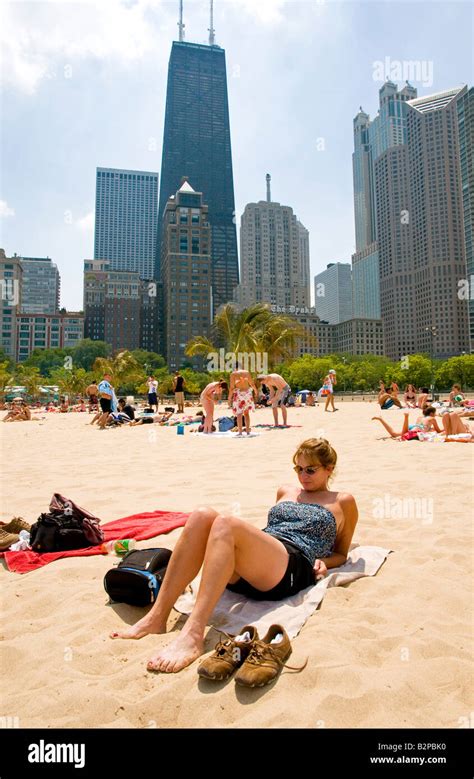 Chicago's Oak St. Beach & Skyline Stock Photo - Alamy