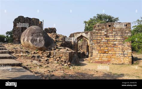 Ruined Fort View of Rani Durgavati Fort, 11th Century Fort, Jabalpur ...