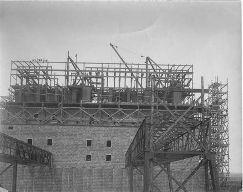 Grain Elevator Construction (1908): The Gateway to Northwestern Ontario ...