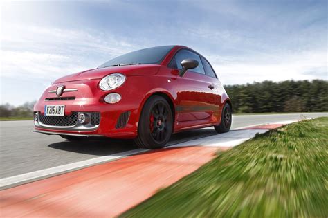 Abarth 595 Competizione updated: go-faster 500 goes even faster for ...