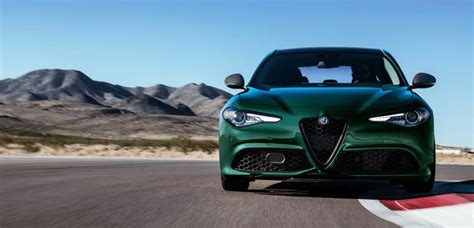 Alfa-Romeo-Giulia-Green-Exterior (1) | Jake Sweeney Alfa Romeo