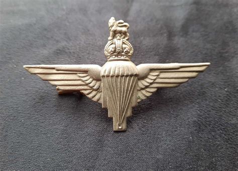 Parachute Regiment Beret Badge in Helmet & cap badges