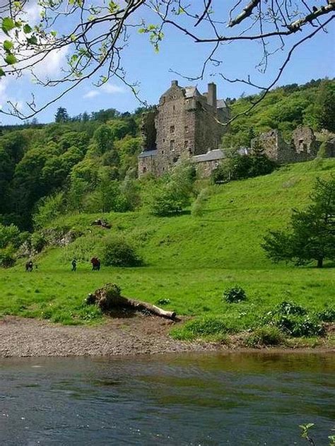 Neidpath Castle, Scottish Borders | WhichCastle.com | Scotland castles ...