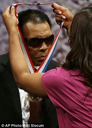 Muhammad Ali receives Liberty Medal | Daily Mail Online