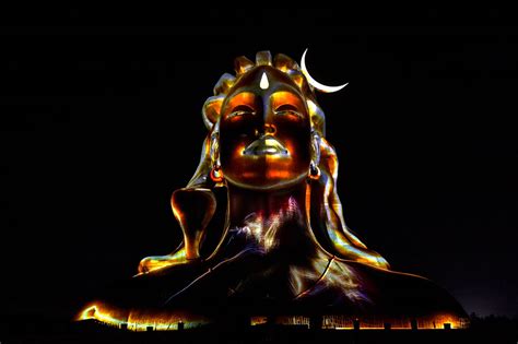 Giant Sculptural Projection Mapping Tells Story of Adiyogi | Live Design Online