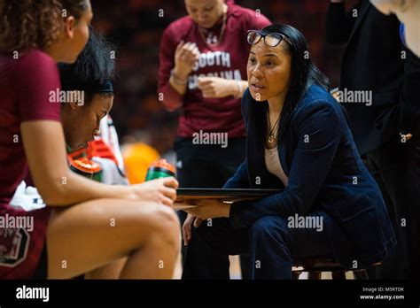 February 25, 2018: head coach Dawn Staley of the South Carolina ...