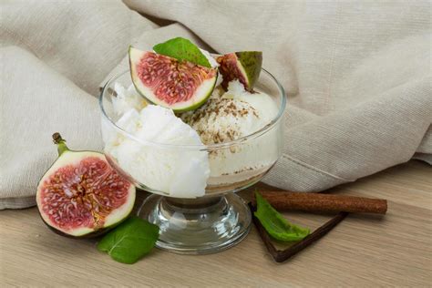 Ice cream with fig 11849971 Stock Photo at Vecteezy