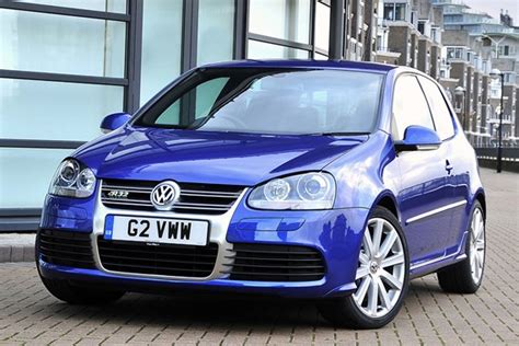 Volkswagen Golf Hatchback 3.2 V6 R32 4MOTION 3d specs & dimensions | Parkers