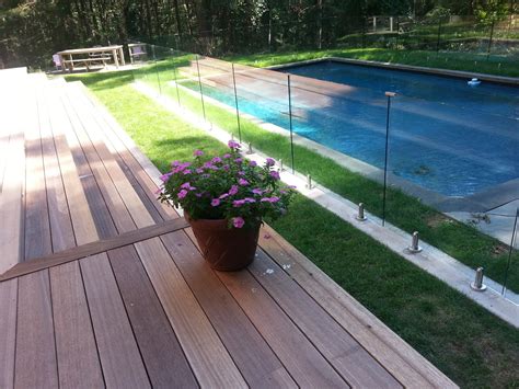 NY Glass Fencing Installation | NEW YORK GLASS FENCE