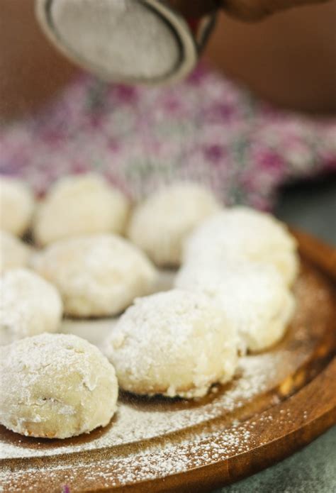 Polvorones - Mexican Wedding Cookies - Global Kitchen Travels