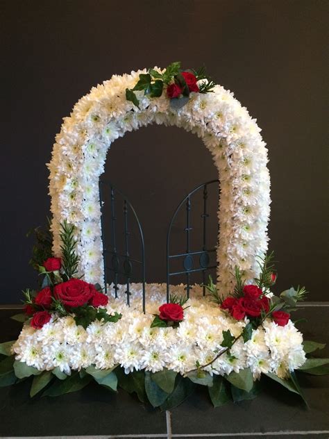 Gates of Heaven, a traditional tribute. Funeral Floral Arrangements, Flower A… | Arreglos ...