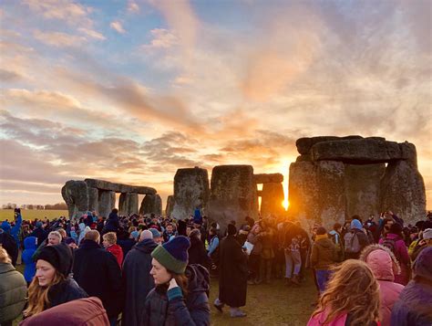 Visited Stonehenge for the winter solstice sunrise yesterday. Was not disappointed : r/CasualUK