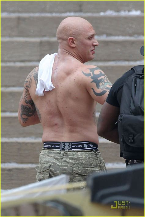 Shirtless Tom Hardy on the set 'The Dark Knight Rises' - Tom Hardy ...