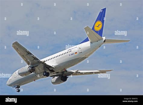 Lufthansa passenger plane, landing Stock Photo - Alamy