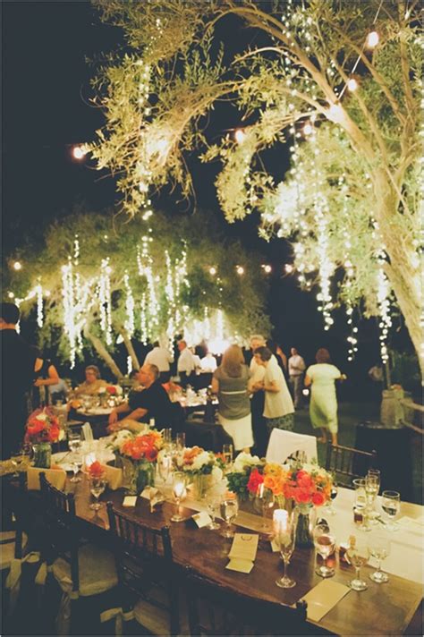 15 Ways To Decorate Your Wedding With Twinkle Lights!