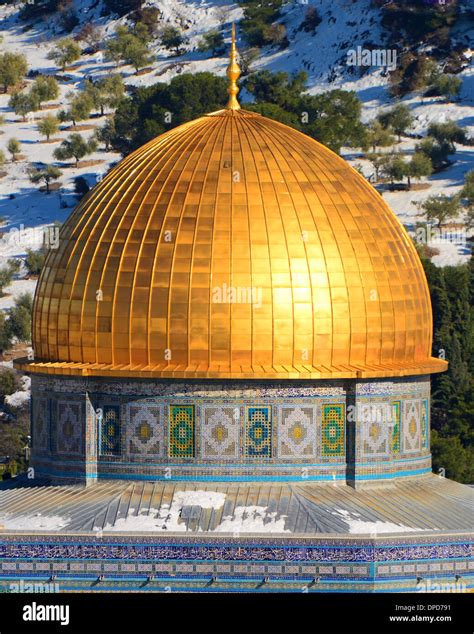 Al Aqsa mosque, Golden dome, Jerusalem, Israel Stock Photo - Alamy