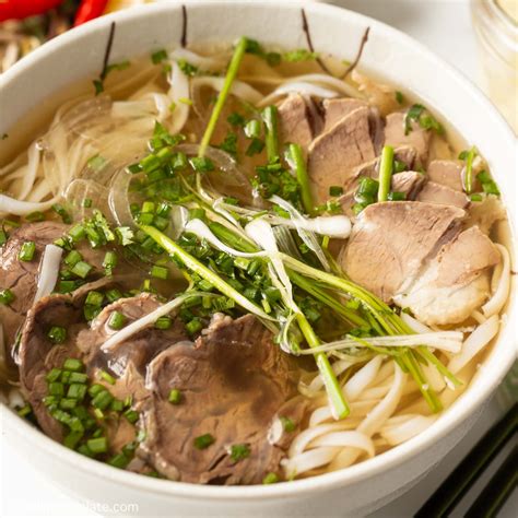 Authentic Vietnamese Beef Pho Noodle Soup (Phở Bò) - Delightful Plate