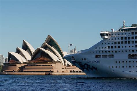 Australia’s Two-Year Ban on Cruise Ships Will End on April 17 - Bloomberg