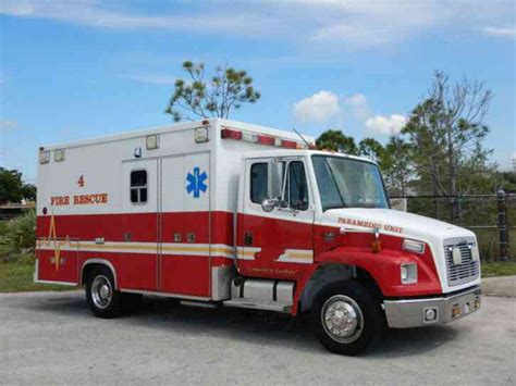 Freightliner FL60 Ambulance (2004) : Emergency & Fire Trucks