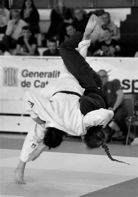 Uchi mata (内股) - Ashi Waza judo technique. Show more about this trhow #judo #judoka #judotube # ...