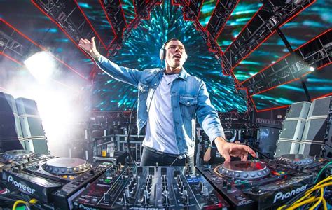 Tiësto says his new album should be arriving "in the summer"