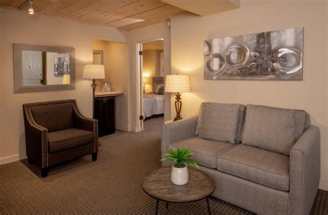 Carmel California Inn | Pet Friendly Rooms & Suites