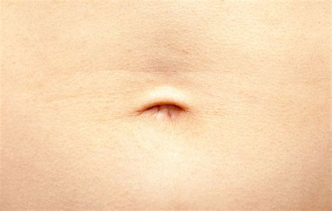 Belly Button Pain: 5 Reasons Why Your Belly Button Hurts | Women's Health