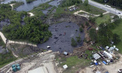 For Daisetta residents, sinkhole is just scenery now