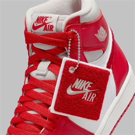 Air Jordan 1 Retro High OG "Newstalgia" DJ4891-061 | SneakerNews.com