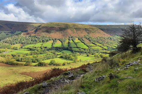 Walk in the Brecon Beacons: Capel-y-ffin to Twmpa - A Dragon's Escape