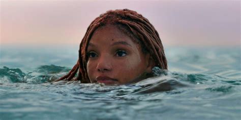 The Little Mermaid Remake's First Clip Reveals Iconic Ariel Scene in ...