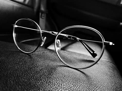 HD wallpaper: glasses, black and white, bandw, clean, focus, samsung ...