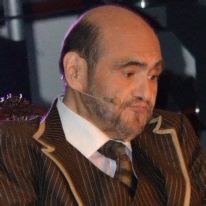 Édgar Vivar - Age, Family, Bio | Famous Birthdays