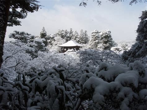 Kansai Trails & Tales: Snow on, Kyoto