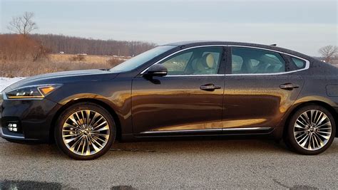 Savage on Wheels: 2017 Kia Cadenza Limited