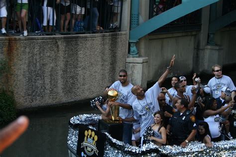 San Antonio, TX : SPURS CHAMPIONSHIP PARADE photo, picture, image ...