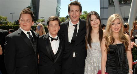 'iCarly' Cast Photos: Then & Now