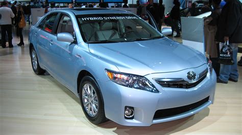 2010 Toyota Camry Hybrid - Information and photos - MOMENTcar