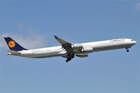 Lufthansa Airbus A340-642 | Airbus, Aircraft pictures, Aircraft