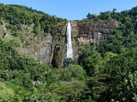 Diyaluma Falls - Travel Destinations in Sri Lanka | Sri Lanka Classy Tours