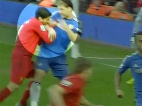 Luis Suarez Biting History: All 3 Incidents - Business Insider