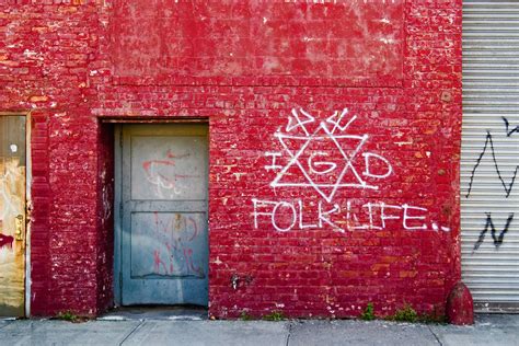 Gang Graffiti | Crip sign on blood red wall. The Folk Nation… | Flickr