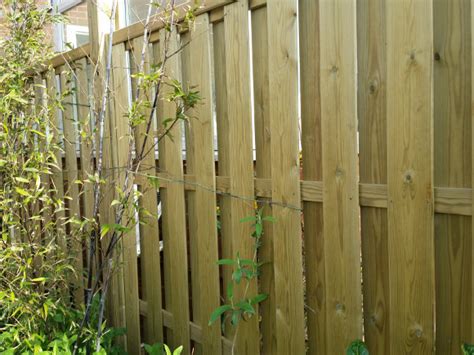 All About Wooden Garden Fence Maintenance