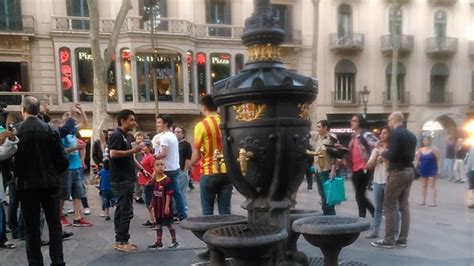 Canaletes Fountain | Attractions in Ciutat Vella, Barcelona