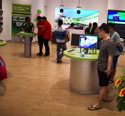 Maxis Launches New Maxis Centre In AEON Mall, Kuching Central | Maxis