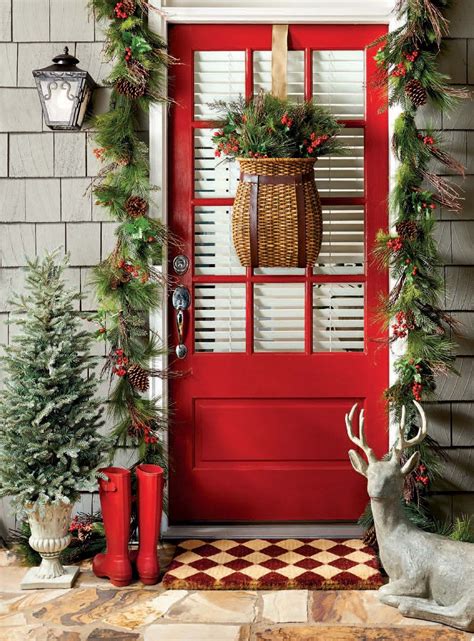 christmas-decor-ideas-rustic-country-15-1-kindesign Christmas Front Porch, Country Christmas ...